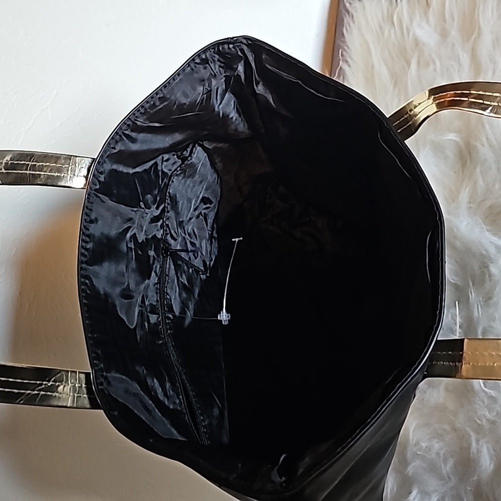 New Givenchy Perfume Classy Black And Gold Tone T… - image 5